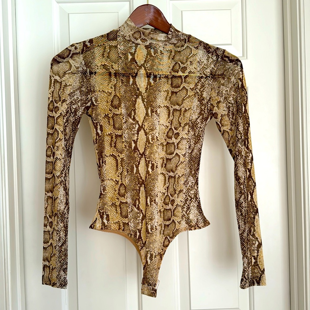 Windsor Top Bodysuit Size M Beige Brown Turtleneck Long Sleeves Snakeskin